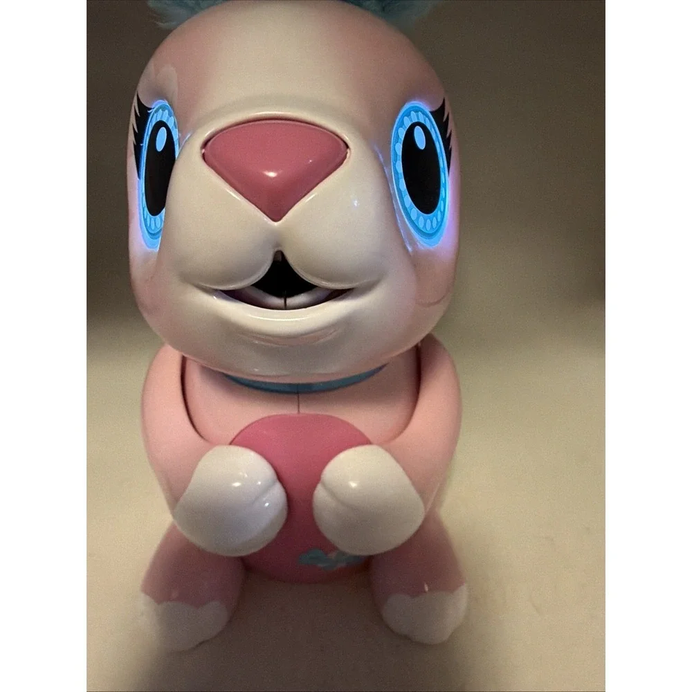 Zoomer Hungry Bunnies Shreddy Interactive Rabbit Toy - Pink. Tested Works.